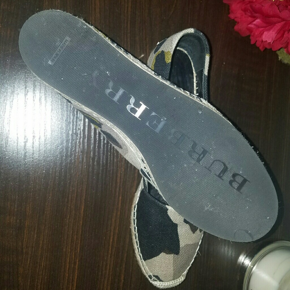 *RARE* Burberry Camouflage Espadrilles - Picture 3 of 5